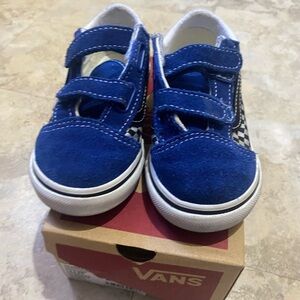 Van toddler boy size 9c
